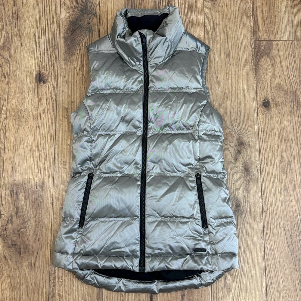 Athleta Responsible Goose Down Puffer Vest Size XS In Metallic Silver